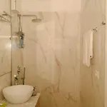 公寓 Flat In Heart Of 地拉那