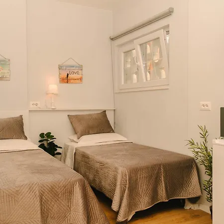 Flat In Heart Of Apartment *