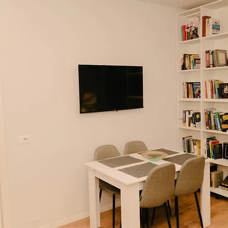 Apartment Flat In Heart Of