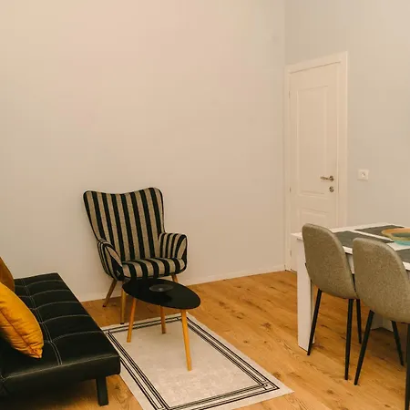 Flat In Heart Of
