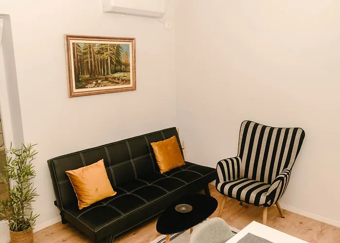 Apartment Flat In Heart Of