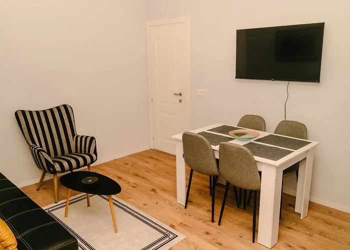 Flat In Heart Of