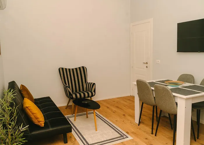 Flat In Heart Of
